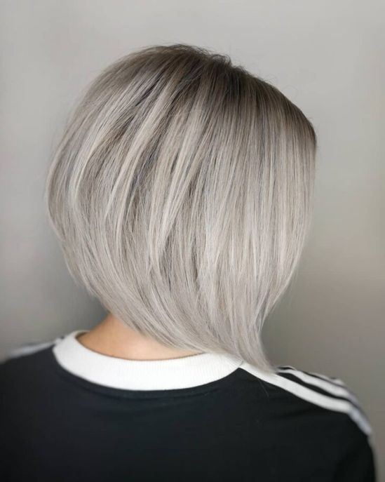 Como Usar os Cabelos aos 60 Anos: Cortes e Dicas para um Visual Jovem e Moderno 3 Como Usar os Cabelos aos 60 Anos: Cortes e Dicas para um Visual Jovem e Moderno